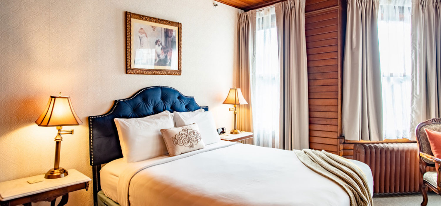 ENJOY A COZY EXPERIENCE AT GILBERT INN IN SEASIDE